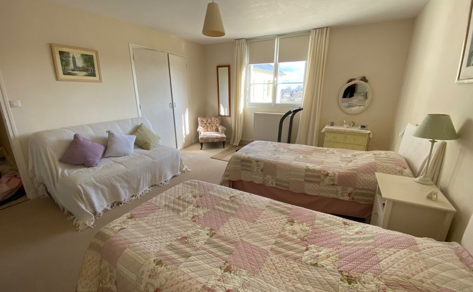Beautiful renovated Bearnaise Farmhouse with Exceptional Views of the Pyrenees Mountains